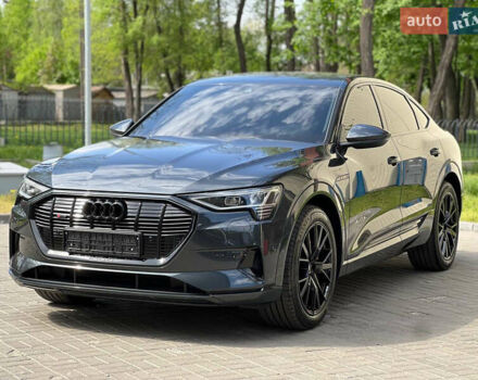 Серый Ауди E-Tron, объемом двигателя 0 л и пробегом 15 тыс. км за 42500 $, фото 2 на Automoto.ua
