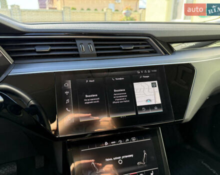 Серый Ауди E-Tron, объемом двигателя 0 л и пробегом 90 тыс. км за 33000 $, фото 66 на Automoto.ua