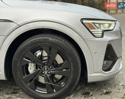 Сірий Ауді E-Tron, об'ємом двигуна 0 л та пробігом 80 тис. км за 39900 $, фото 29 на Automoto.ua