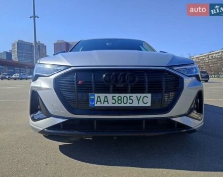 Сірий Ауді E-Tron, об'ємом двигуна 0 л та пробігом 36 тис. км за 47777 $, фото 2 на Automoto.ua