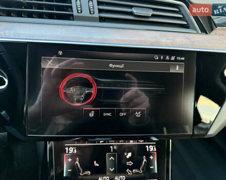 Серый Ауди E-Tron, объемом двигателя 0 л и пробегом 13 тыс. км за 36500 $, фото 45 на Automoto.ua