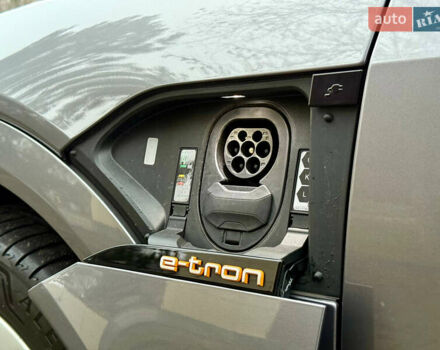 Серый Ауди E-Tron, объемом двигателя 0 л и пробегом 39 тыс. км за 44500 $, фото 59 на Automoto.ua