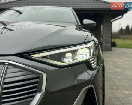 Сірий Ауді E-Tron, об'ємом двигуна 0 л та пробігом 48 тис. км за 49999 $, фото 30 на Automoto.ua