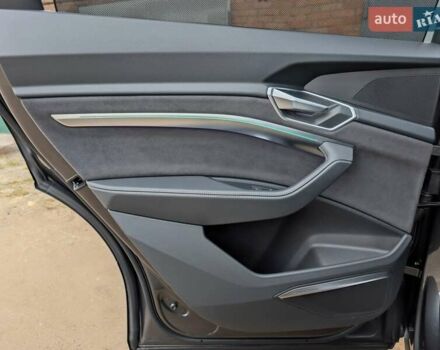 Сірий Ауді E-Tron, об'ємом двигуна 0 л та пробігом 100 тис. км за 41888 $, фото 57 на Automoto.ua