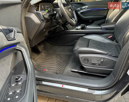 Серый Ауди E-Tron, объемом двигателя 0 л и пробегом 41 тыс. км за 52900 $, фото 16 на Automoto.ua