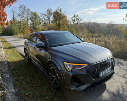 Серый Ауди E-Tron, объемом двигателя 0 л и пробегом 65 тыс. км за 53900 $, фото 4 на Automoto.ua