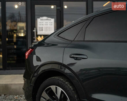 Сірий Ауді E-Tron, об'ємом двигуна 0 л та пробігом 64 тис. км за 37900 $, фото 8 на Automoto.ua