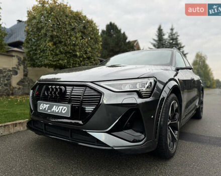 Серый Ауди E-Tron, объемом двигателя 0 л и пробегом 27 тыс. км за 48800 $, фото 3 на Automoto.ua