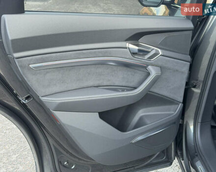 Серый Ауди E-Tron, объемом двигателя 0 л и пробегом 14 тыс. км за 53999 $, фото 79 на Automoto.ua