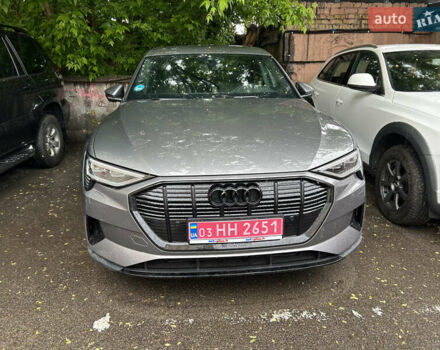 Серый Ауди E-Tron, объемом двигателя 0 л и пробегом 44 тыс. км за 38700 $, фото 5 на Automoto.ua