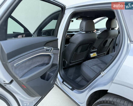 Сірий Ауді E-Tron, об'ємом двигуна 0 л та пробігом 63 тис. км за 39999 $, фото 31 на Automoto.ua