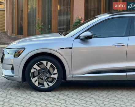 Сірий Ауді E-Tron, об'ємом двигуна 0 л та пробігом 49 тис. км за 36500 $, фото 12 на Automoto.ua