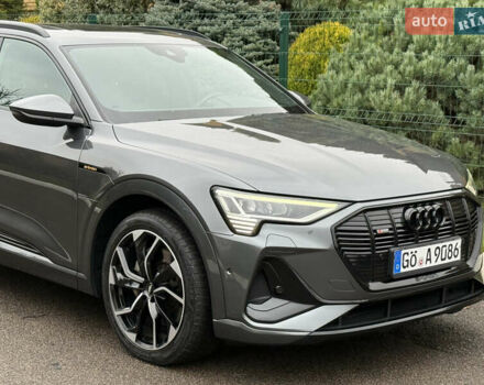 Сірий Ауді E-Tron, об'ємом двигуна 0 л та пробігом 151 тис. км за 29500 $, фото 37 на Automoto.ua