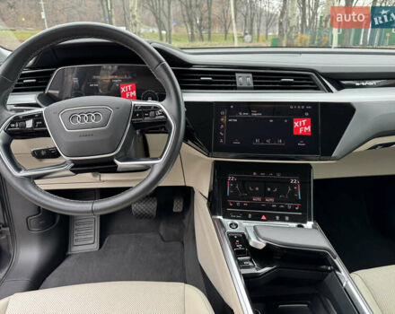 Сірий Ауді E-Tron, об'ємом двигуна 0 л та пробігом 61 тис. км за 39999 $, фото 10 на Automoto.ua