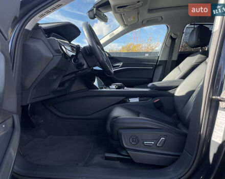 Серый Ауди E-Tron, объемом двигателя 0 л и пробегом 32 тыс. км за 42131 $, фото 22 на Automoto.ua