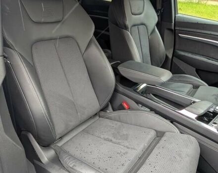 Серый Ауди E-Tron, объемом двигателя 0 л и пробегом 41 тыс. км за 43500 $, фото 9 на Automoto.ua