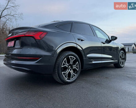 Серый Ауди E-Tron, объемом двигателя 0 л и пробегом 197 тыс. км за 23900 $, фото 10 на Automoto.ua