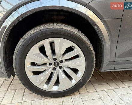 Серый Ауди E-Tron, объемом двигателя 0 л и пробегом 41 тыс. км за 52900 $, фото 24 на Automoto.ua