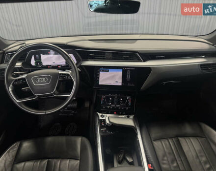 Сірий Ауді E-Tron, об'ємом двигуна 0 л та пробігом 99 тис. км за 33500 $, фото 13 на Automoto.ua