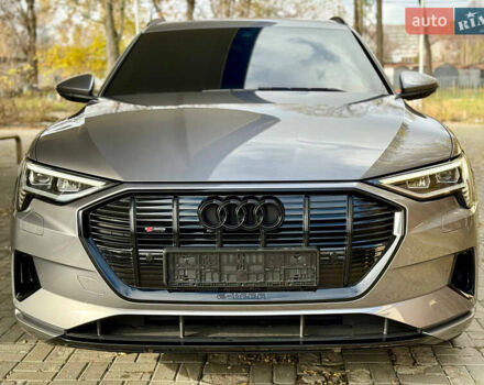 Серый Ауди E-Tron, объемом двигателя 0 л и пробегом 31 тыс. км за 46500 $, фото 21 на Automoto.ua