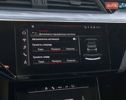 Серый Ауди E-Tron, объемом двигателя 0 л и пробегом 32 тыс. км за 42131 $, фото 70 на Automoto.ua