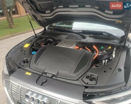 Серый Ауди E-Tron, объемом двигателя 0 л и пробегом 43 тыс. км за 48900 $, фото 15 на Automoto.ua