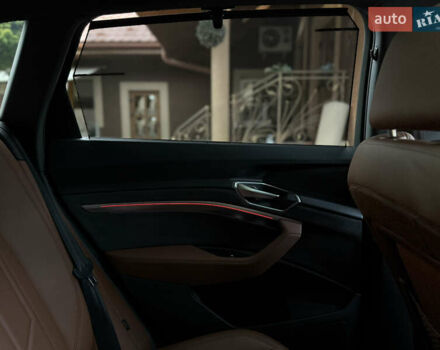 Серый Ауди E-Tron, объемом двигателя 0 л и пробегом 43 тыс. км за 41777 $, фото 48 на Automoto.ua