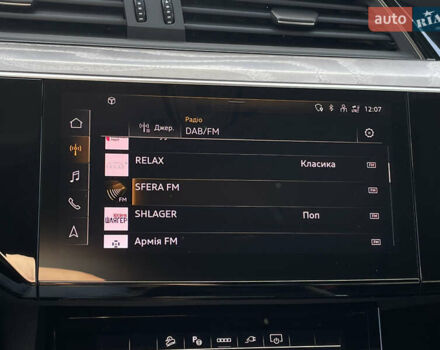 Серый Ауди E-Tron, объемом двигателя 0 л и пробегом 32 тыс. км за 42131 $, фото 59 на Automoto.ua