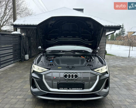 Серый Ауди E-Tron, объемом двигателя 0 л и пробегом 48 тыс. км за 49999 $, фото 97 на Automoto.ua