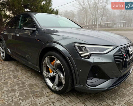Серый Ауди E-Tron, объемом двигателя 0 л и пробегом 37 тыс. км за 49500 $, фото 12 на Automoto.ua