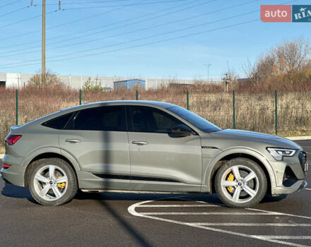 Сірий Ауді E-Tron, об'ємом двигуна 0 л та пробігом 58 тис. км за 45200 $, фото 3 на Automoto.ua