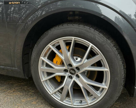 Серый Ауди E-Tron, объемом двигателя 0 л и пробегом 41 тыс. км за 39500 $, фото 10 на Automoto.ua