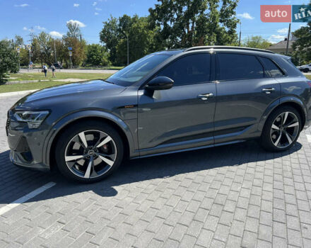 Серый Ауди E-Tron, объемом двигателя 0 л и пробегом 8 тыс. км за 68000 $, фото 16 на Automoto.ua