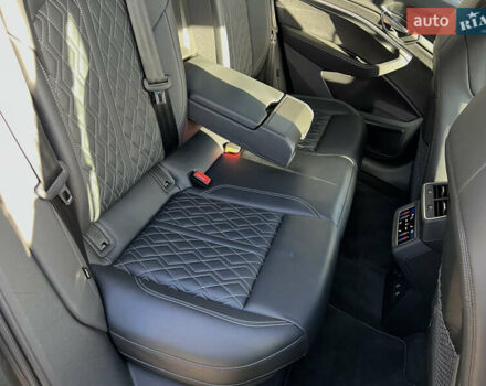 Серый Ауди E-Tron, объемом двигателя 0 л и пробегом 43 тыс. км за 47488 $, фото 41 на Automoto.ua