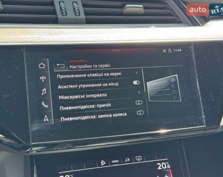 Сірий Ауді E-Tron, об'ємом двигуна 0 л та пробігом 44 тис. км за 60500 $, фото 51 на Automoto.ua
