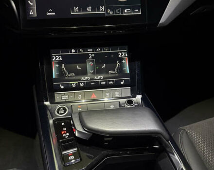 Серый Ауди E-Tron, объемом двигателя 0 л и пробегом 41 тыс. км за 39500 $, фото 25 на Automoto.ua