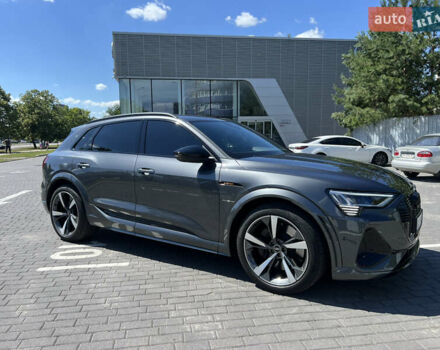 Серый Ауди E-Tron, объемом двигателя 0 л и пробегом 8 тыс. км за 68000 $, фото 3 на Automoto.ua
