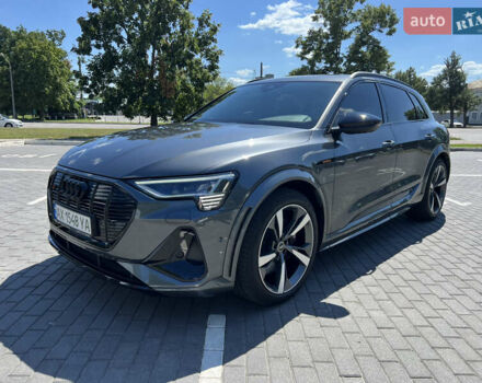 Серый Ауди E-Tron, объемом двигателя 0 л и пробегом 8 тыс. км за 68000 $, фото 4 на Automoto.ua