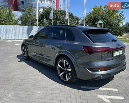 Серый Ауди E-Tron, объемом двигателя 0 л и пробегом 8 тыс. км за 68000 $, фото 24 на Automoto.ua