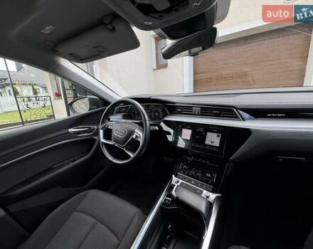 Серый Ауди E-Tron, объемом двигателя 0 л и пробегом 22 тыс. км за 39900 $, фото 8 на Automoto.ua