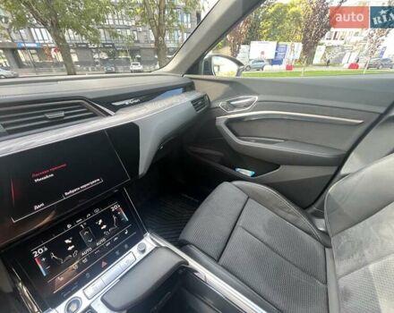 Серый Ауди E-Tron, объемом двигателя 0 л и пробегом 35 тыс. км за 45000 $, фото 16 на Automoto.ua
