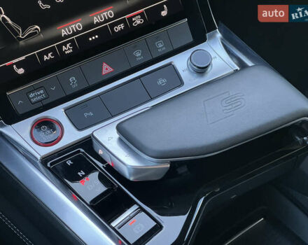 Серый Ауди E-Tron, объемом двигателя 0 л и пробегом 43 тыс. км за 47488 $, фото 60 на Automoto.ua