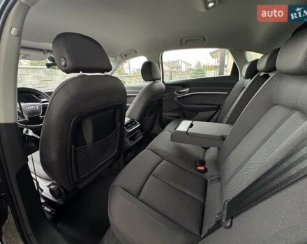 Серый Ауди E-Tron, объемом двигателя 0 л и пробегом 22 тыс. км за 39900 $, фото 25 на Automoto.ua