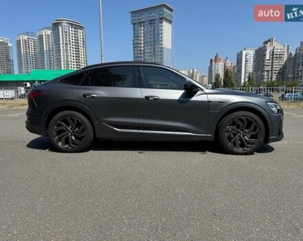 Сірий Ауді E-Tron, об'ємом двигуна 0 л та пробігом 44 тис. км за 60500 $, фото 5 на Automoto.ua