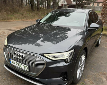 Серый Ауди E-Tron, объемом двигателя 0 л и пробегом 41 тыс. км за 39500 $, фото 2 на Automoto.ua
