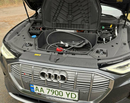 Серый Ауди E-Tron, объемом двигателя 0 л и пробегом 41 тыс. км за 39500 $, фото 26 на Automoto.ua