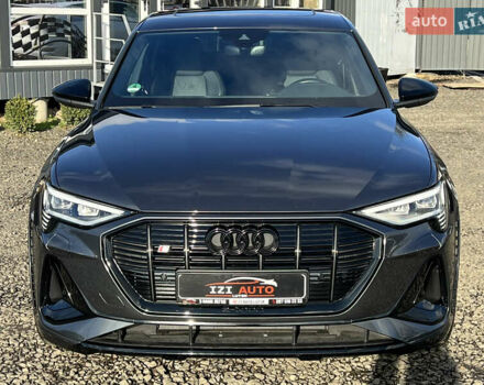 Серый Ауди E-Tron, объемом двигателя 0 л и пробегом 43 тыс. км за 47488 $, фото 2 на Automoto.ua