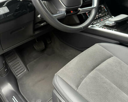 Серый Ауди E-Tron, объемом двигателя 0 л и пробегом 41 тыс. км за 39500 $, фото 18 на Automoto.ua