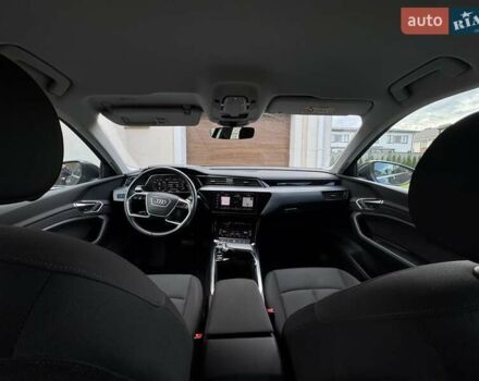Серый Ауди E-Tron, объемом двигателя 0 л и пробегом 22 тыс. км за 39900 $, фото 11 на Automoto.ua