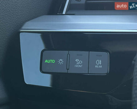 Серый Ауди E-Tron, объемом двигателя 0 л и пробегом 43 тыс. км за 47488 $, фото 62 на Automoto.ua